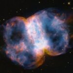 El telescopio Hubble, celebra su 34º aniversario observando la pequeña Nebulosa Dumbbell