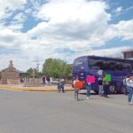 En Zacatecas, concesionarios bloquean entrada a Jerez, rechazan servicio de combis