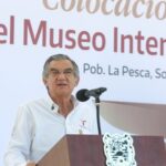 Coloca Américo primera piedra del Museo Interpretativo de la Tortuga Lora en Soto la Marina