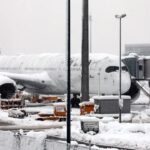 Una intensa nevada causa múltiples accidentes e interrupción de vuelos en Alemania