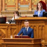 En el Parlamento de Hungría, motín, desembarco, Cosa Nostra, temas a debatir