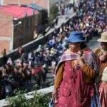 Miles de trabajadores en protesta en Bolivia, exigen renuncia del Presidente Rodrigo Paz