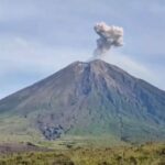 Entro en erupción el volcán Semeru en Indonesia