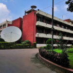 La Organización de Investigación Espacial y Detección Remota de Bangladés (SPARRSO), con dos estaciones terrestres