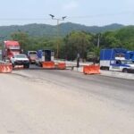 Campesinos bloquean carretera en Hidalgo, protestan por falta de pago por tierras