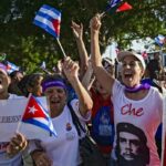 En Cuba, cientos de mujeres protestan contra política y bloqueo estadounidense